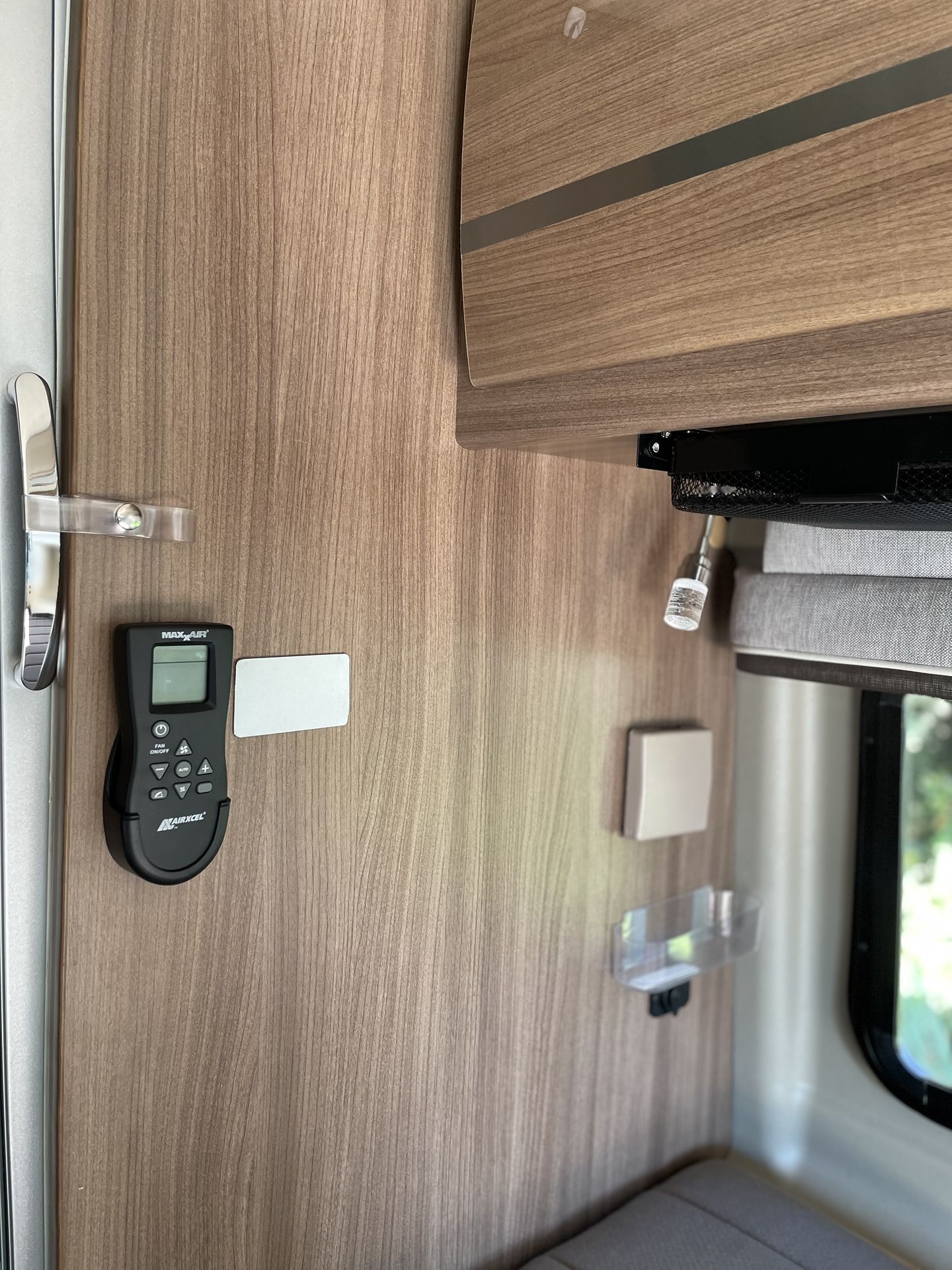 Photo 31 - 2018 Winnebago Class B Motorhome rental photo 33