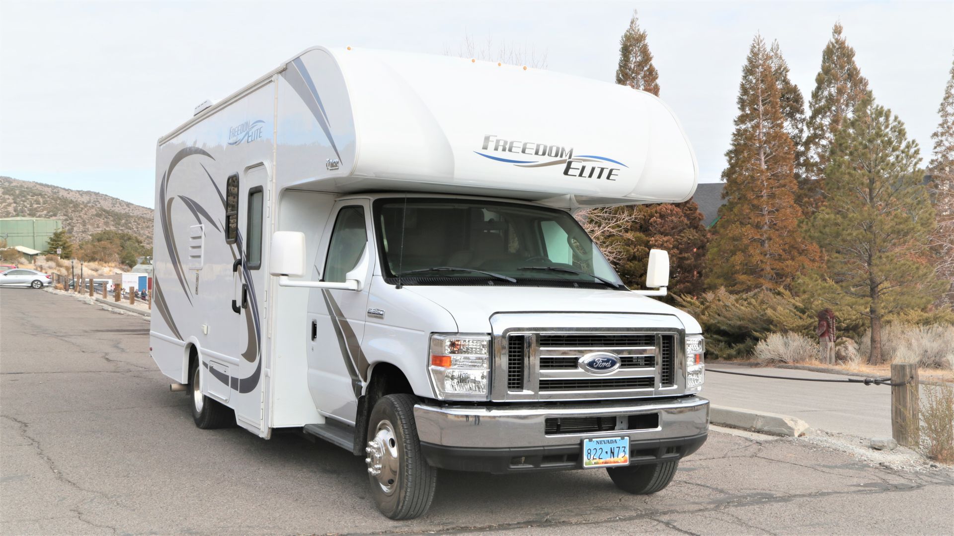 Photo 30 - 2018 Thor Motor Coach Class C Motorhome rental photo 32