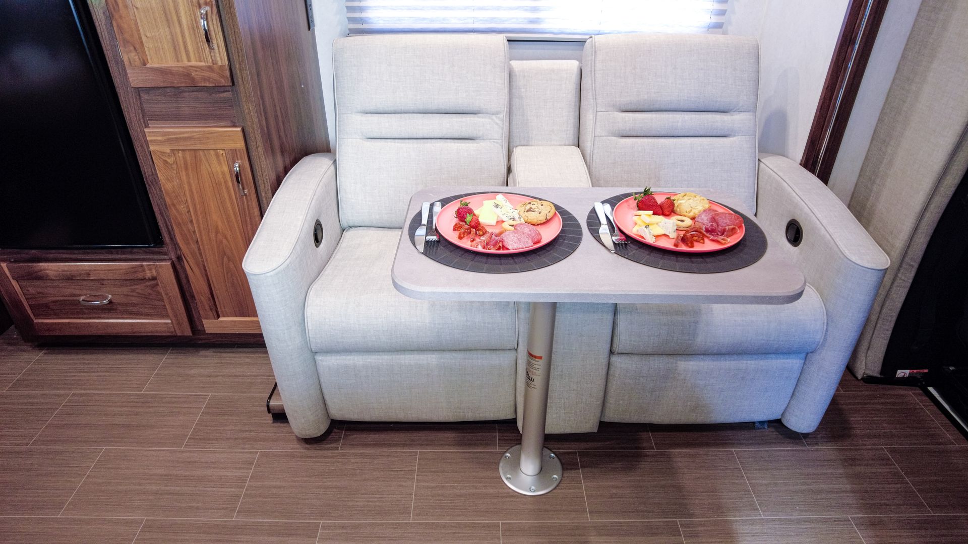 Photo 12 - 2020 Winnebago Class C Motorhome rental photo 14