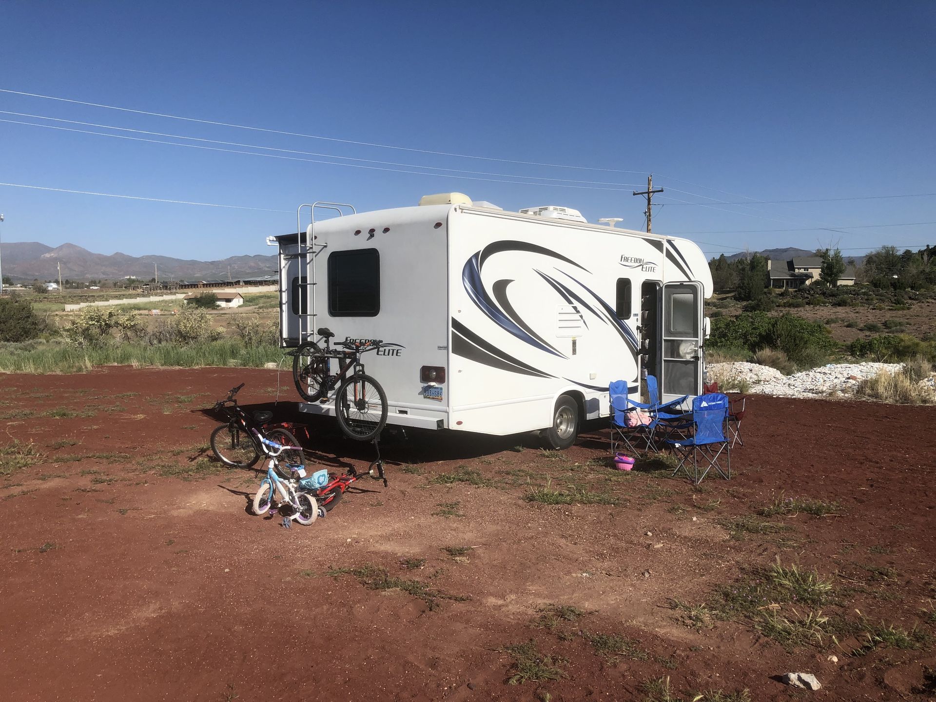 Photo 2 - 2018 Thor Motor Coach Class C Motorhome rental photo 4