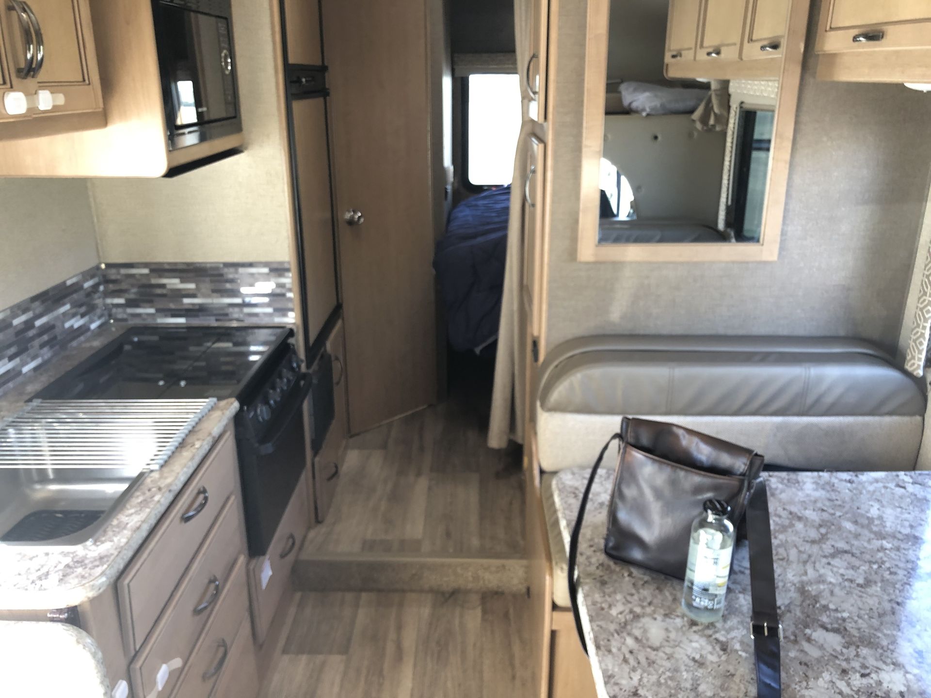 Photo 9 - 2018 Thor Motor Coach Class C Motorhome rental photo 11