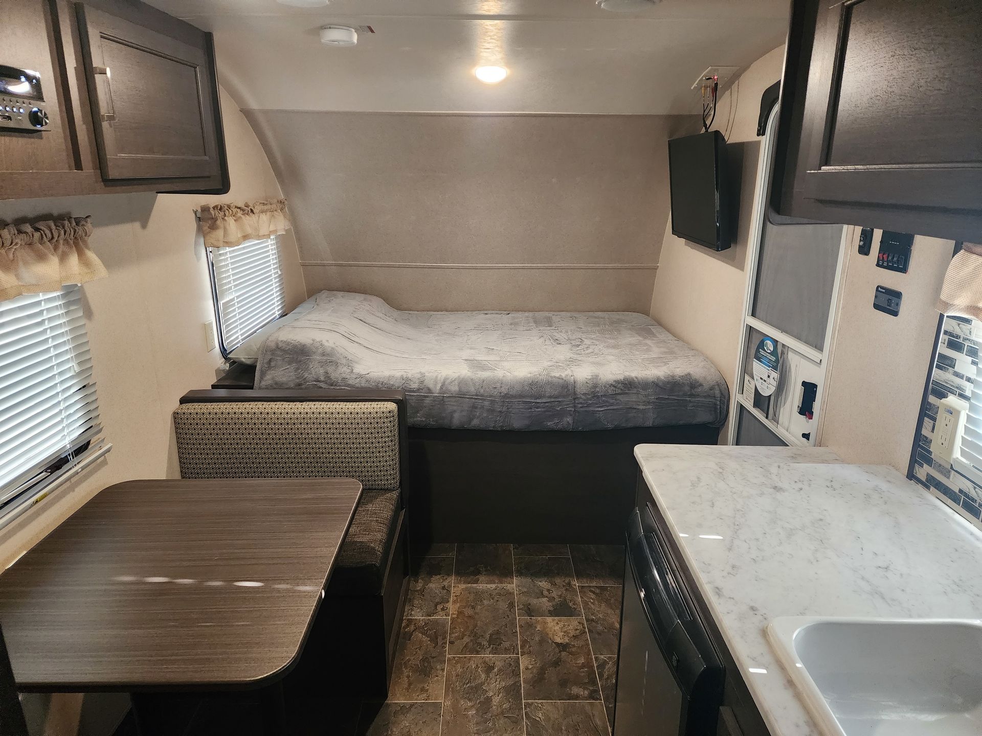 Photo 3 - 2019 Evo Travel Trailer rental photo 5