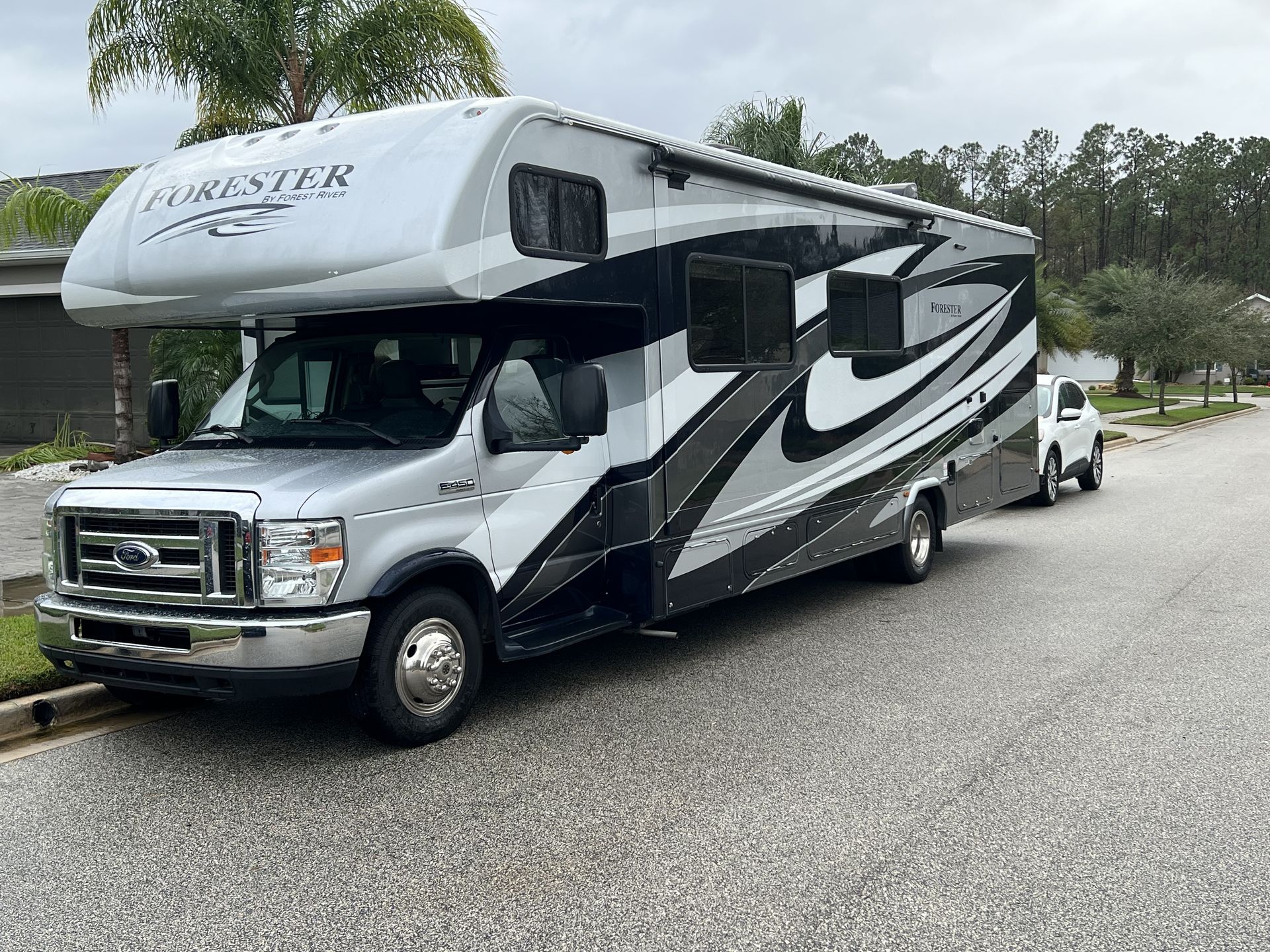 Photo 1 - 2017 Forest River Class C Motorhome rental photo 6