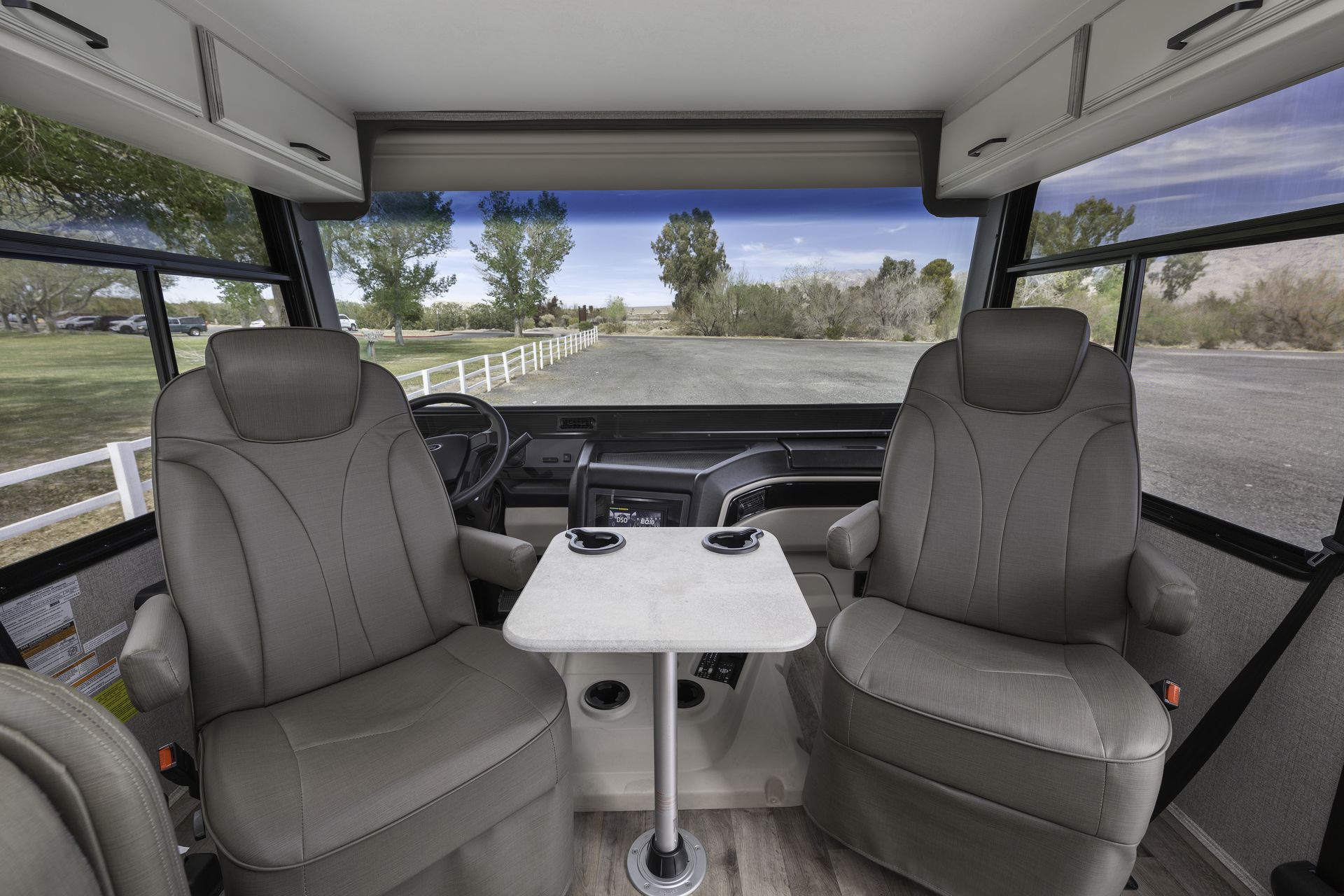 Photo 19 - 2021 Ford Class C Motorhome rental photo 21