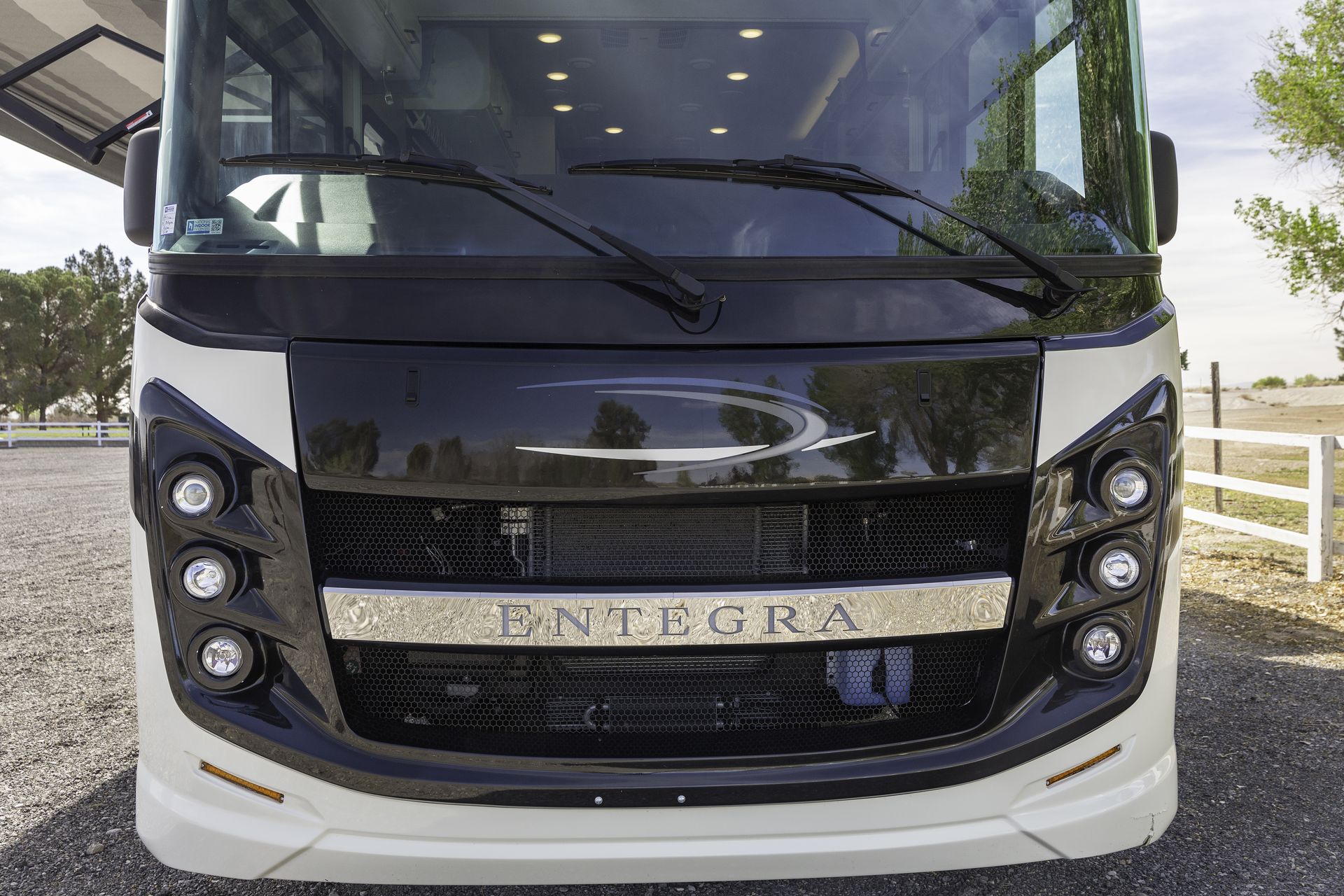 Photo 21 - 2021 Ford Class C Motorhome rental photo 23