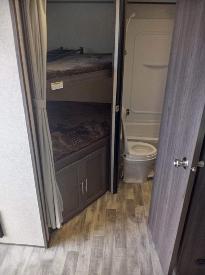 Photo 3 - 2021 Dutchmen Travel Trailer rental photo 5