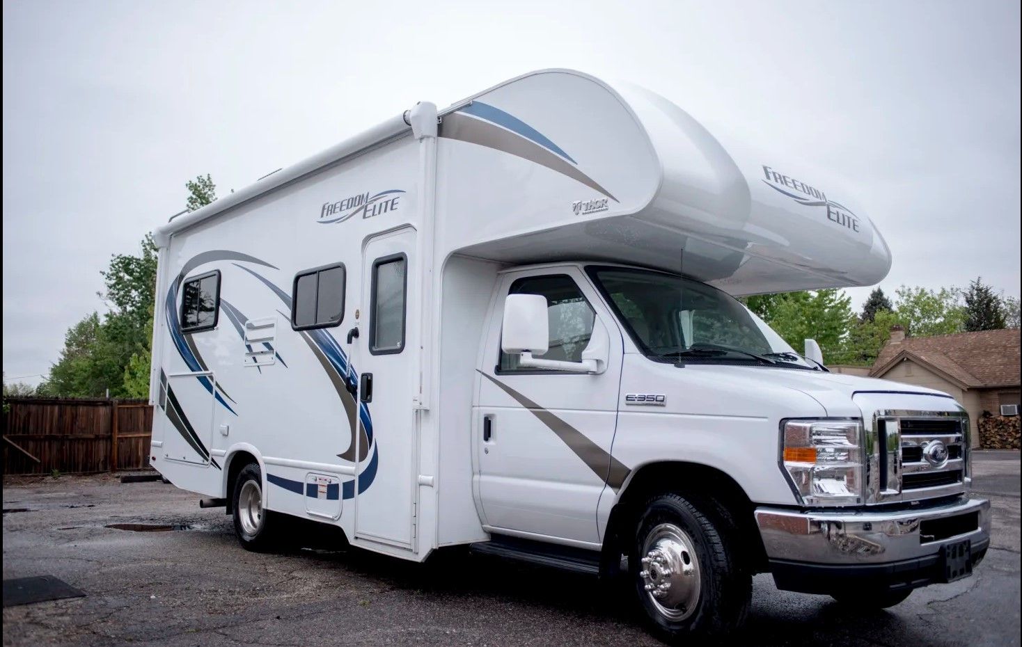 Photo 14 - 2023 Thor Motor Coach Class A Motorhome rental photo 16