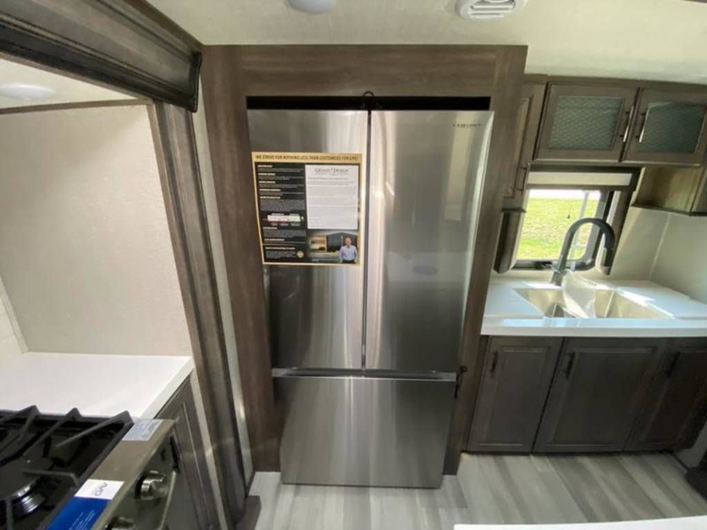 Photo 1 - 2022 Grand Design Fifth Wheel rental photo 4