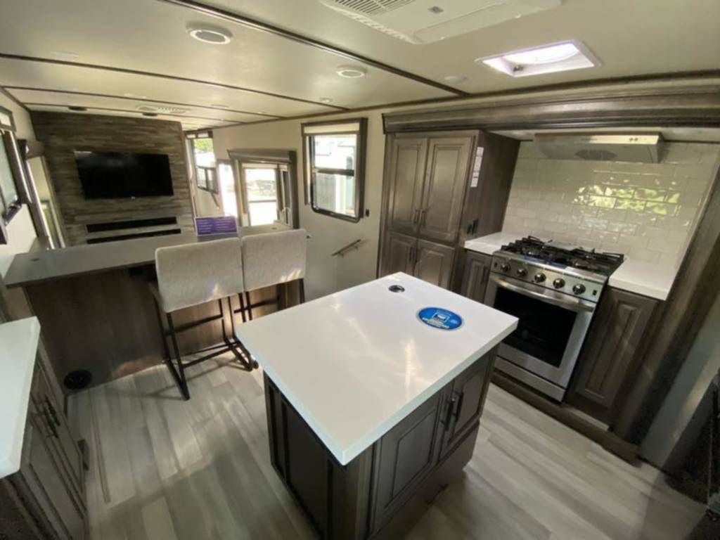 Photo 1 - 2022 Grand Design Fifth Wheel rental photo 12