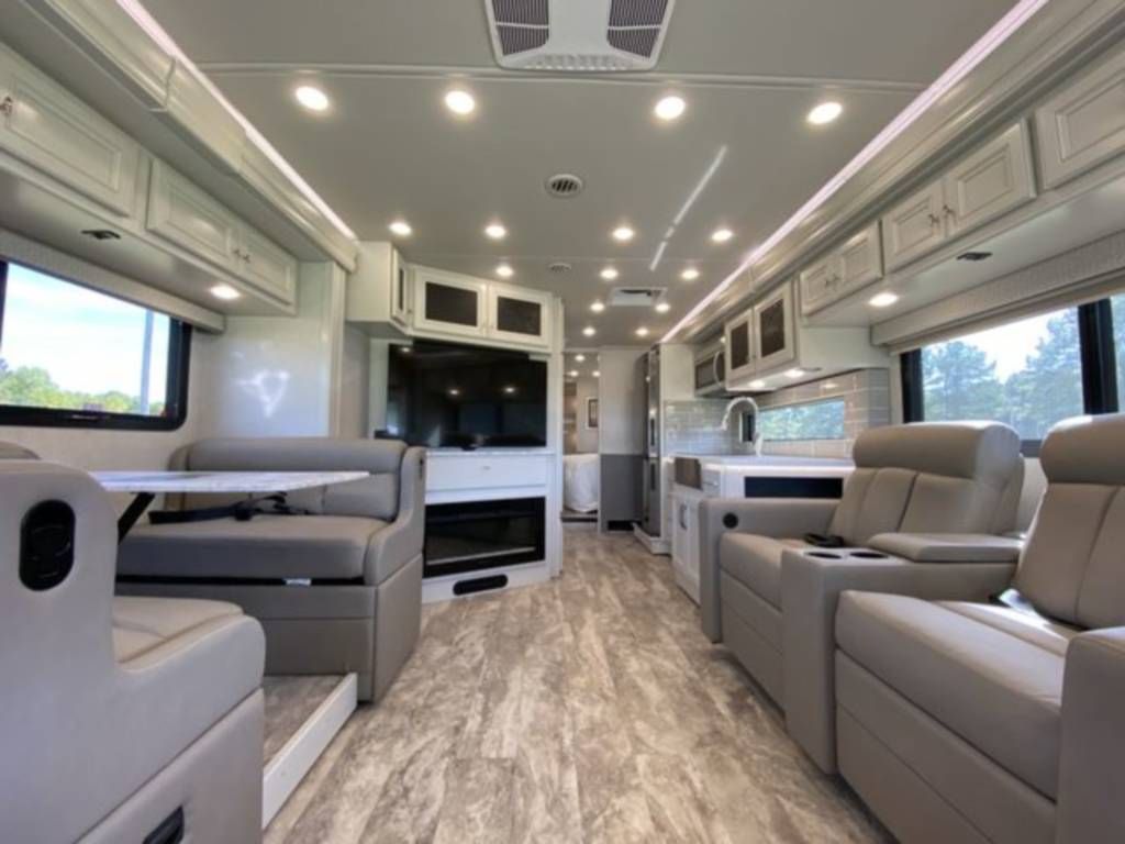 Photo 3 - 2022 Holiday  Rambler Class A Motorhome rental photo 11