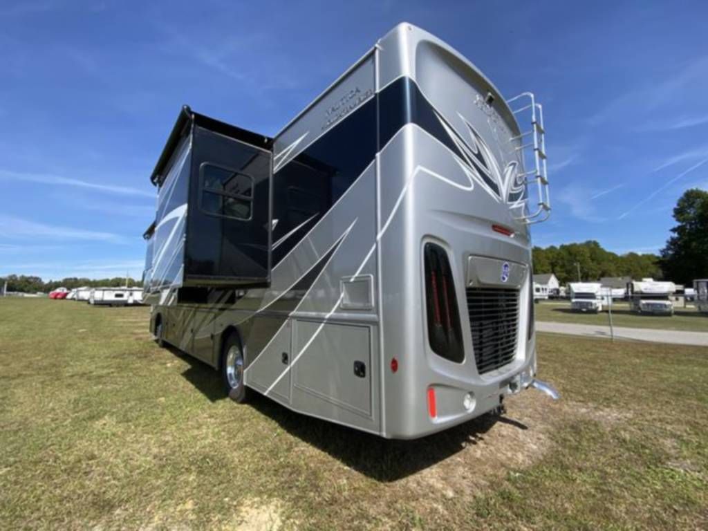 Photo 3 - 2022 Holiday  Rambler Class A Motorhome rental photo 13