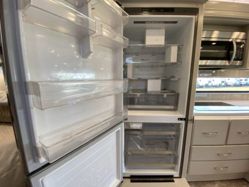 Photo 3 - 2022 Holiday  Rambler Class A Motorhome rental photo 14