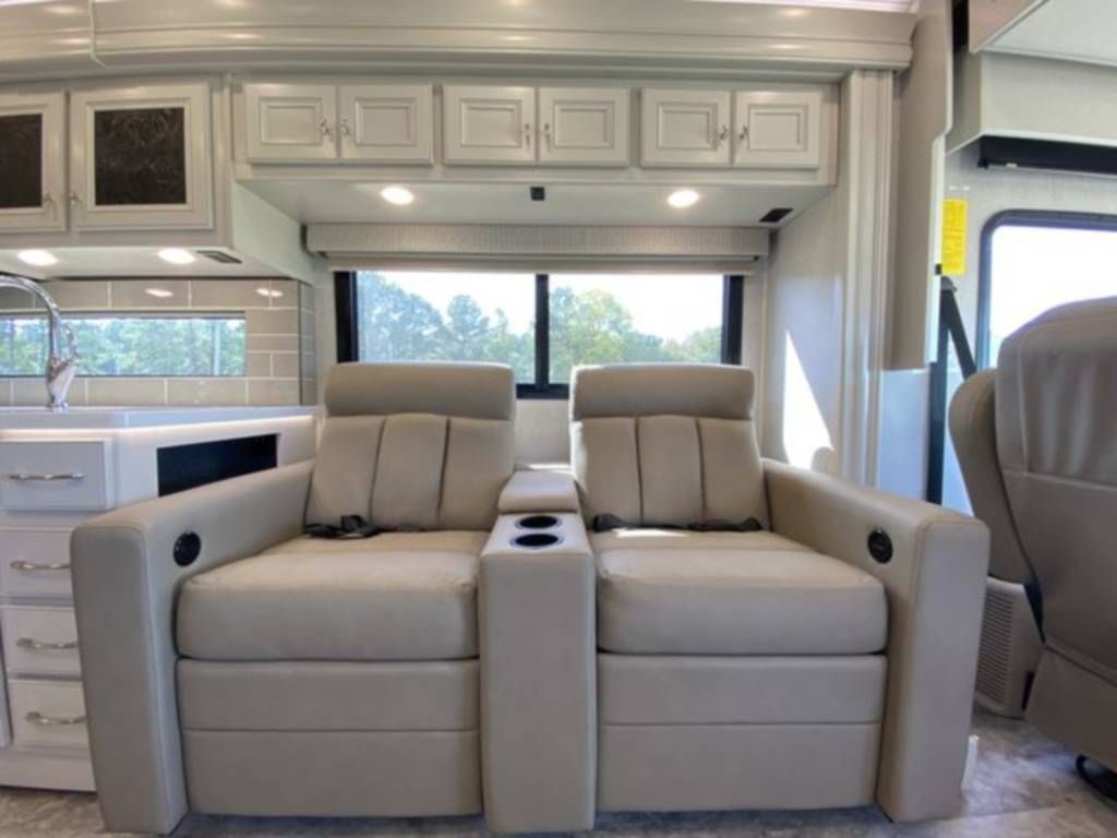 Photo 4 - 2022 Holiday  Rambler Class A Motorhome rental photo 16