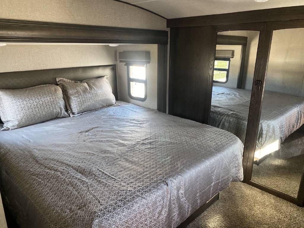 Photo 1 - 2022 Grand Design Fifth Wheel rental photo 13