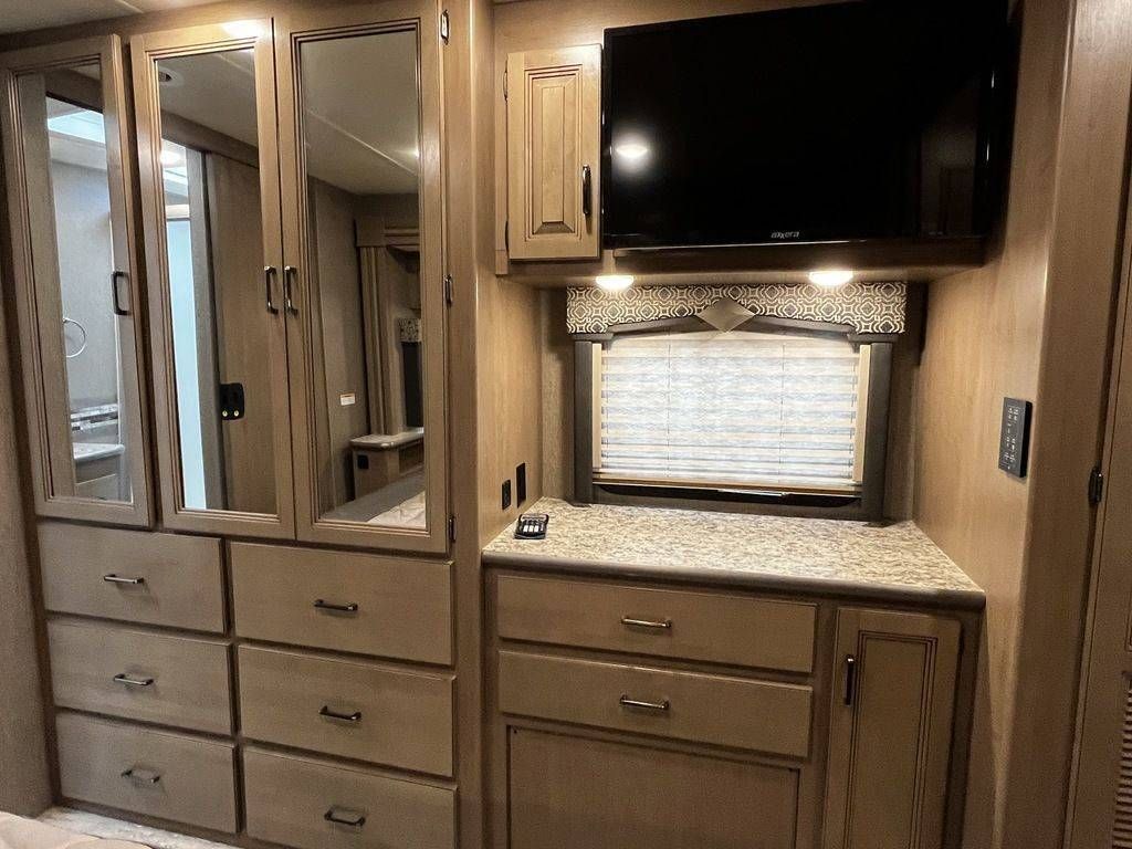 Photo 1 - 2020 Thor Motor Coach Class A Motorhome rental photo 6