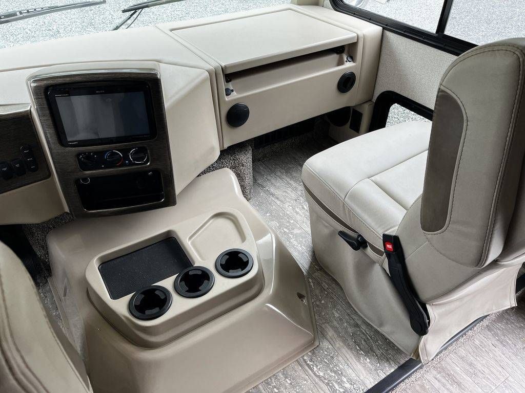 Photo 2 - 2020 Thor Motor Coach Class A Motorhome rental photo 20