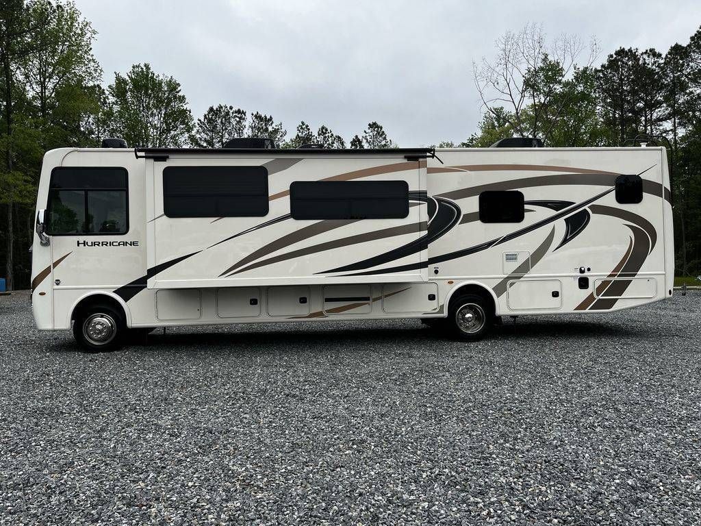 Photo 2 - 2020 Thor Motor Coach Class A Motorhome rental photo 23