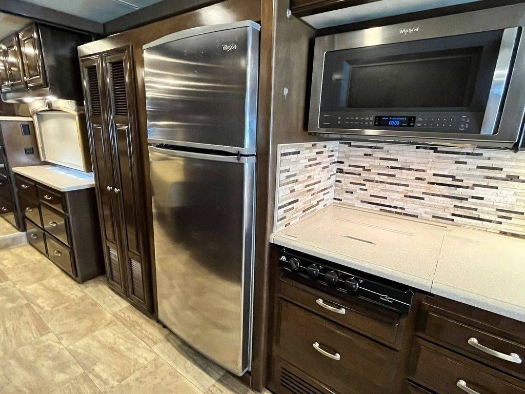 Photo 2 - 2017 Thor Motor Coach Class A Motorhome rental photo 15