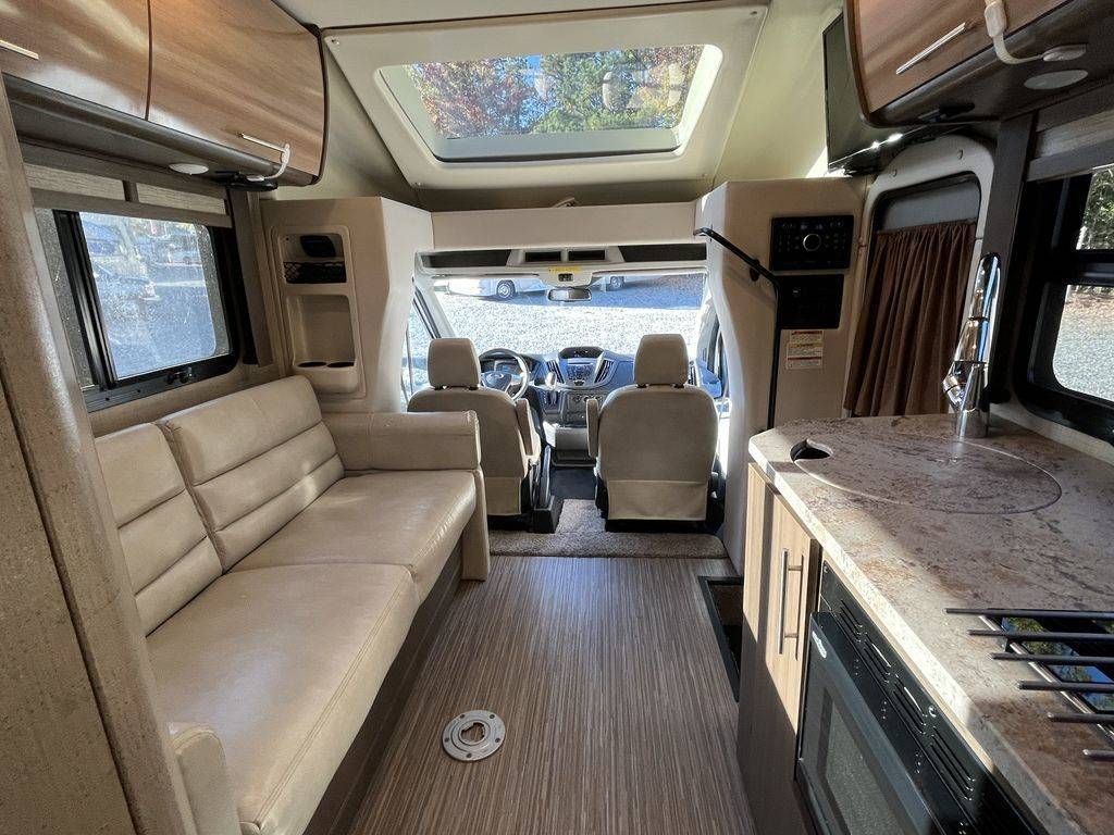 Photo 2 - 2017 Thor Motor Coach Class C Motorhome rental photo 20