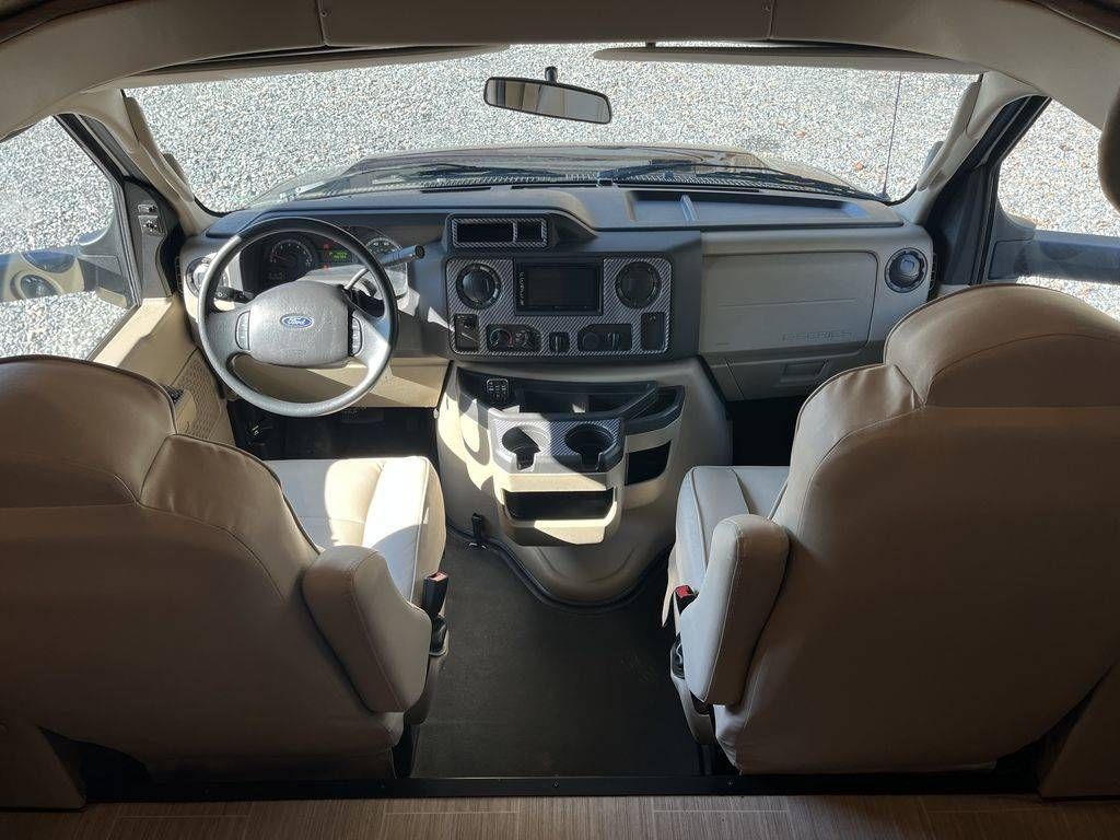 Photo 2 - 2020 Jayco Class C Motorhome rental photo 16