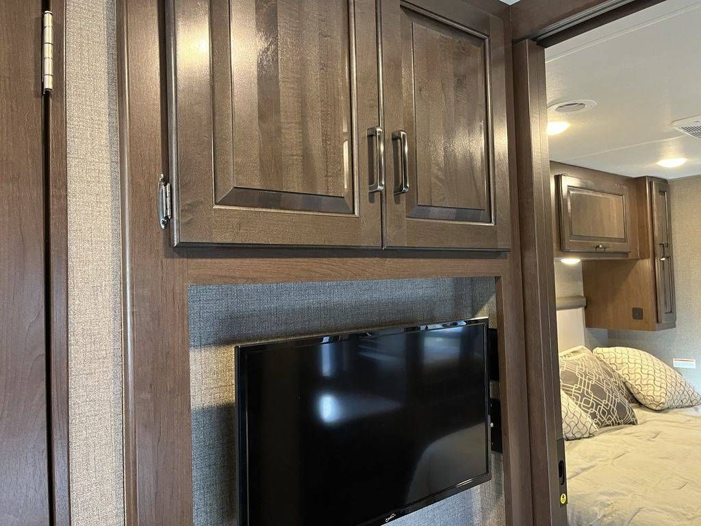Photo 3 - 2020 Thor Motor Coach Class A Motorhome rental photo 23