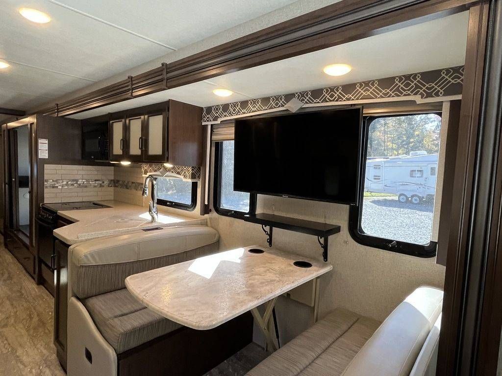 Photo 3 - 2020 Thor Motor Coach Class A Motorhome rental photo 29