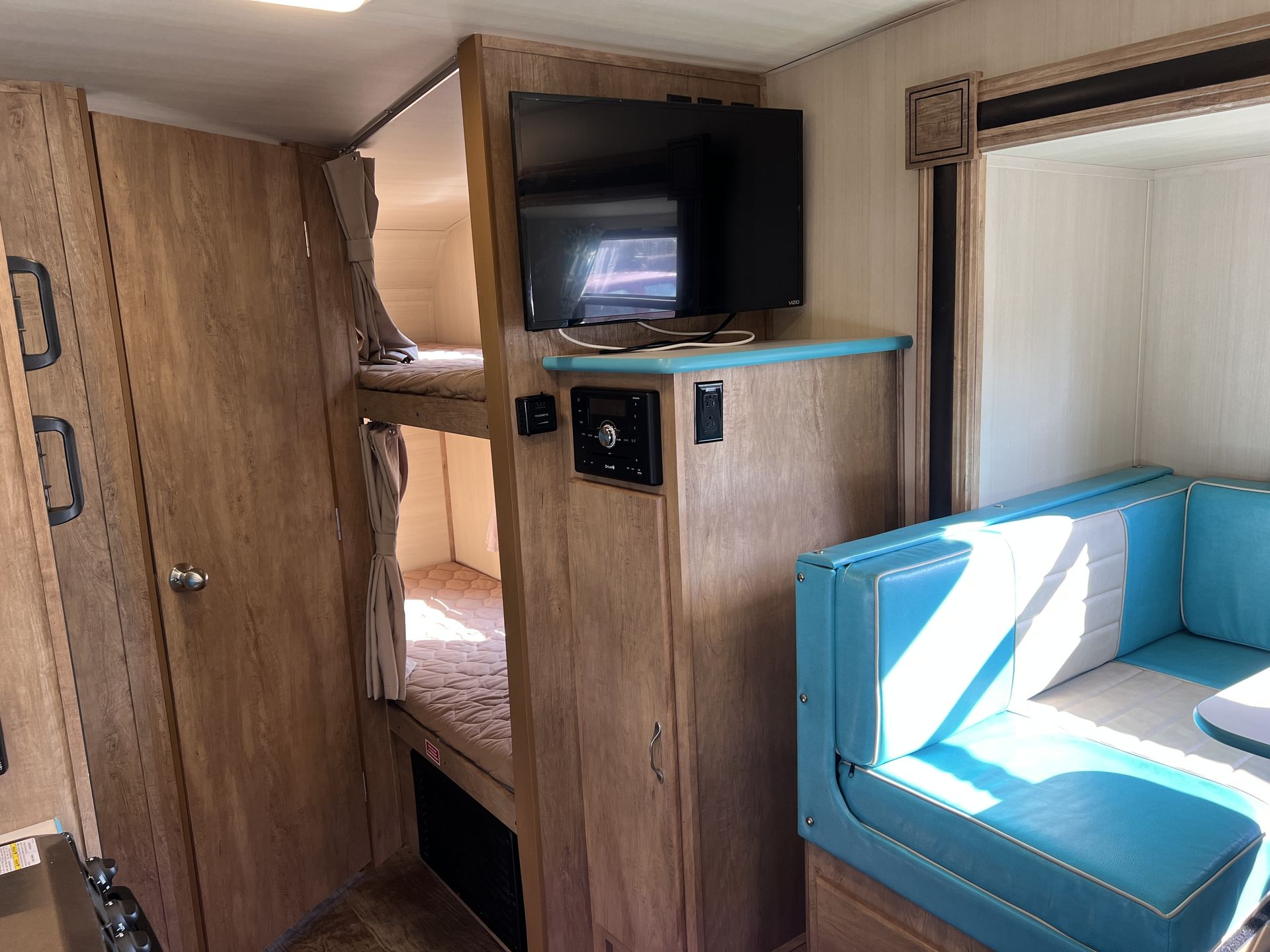 Photo 7 - 2023 Gulf Stream Travel Trailer rental photo 16