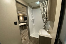 Photo 10 thumbnail 12