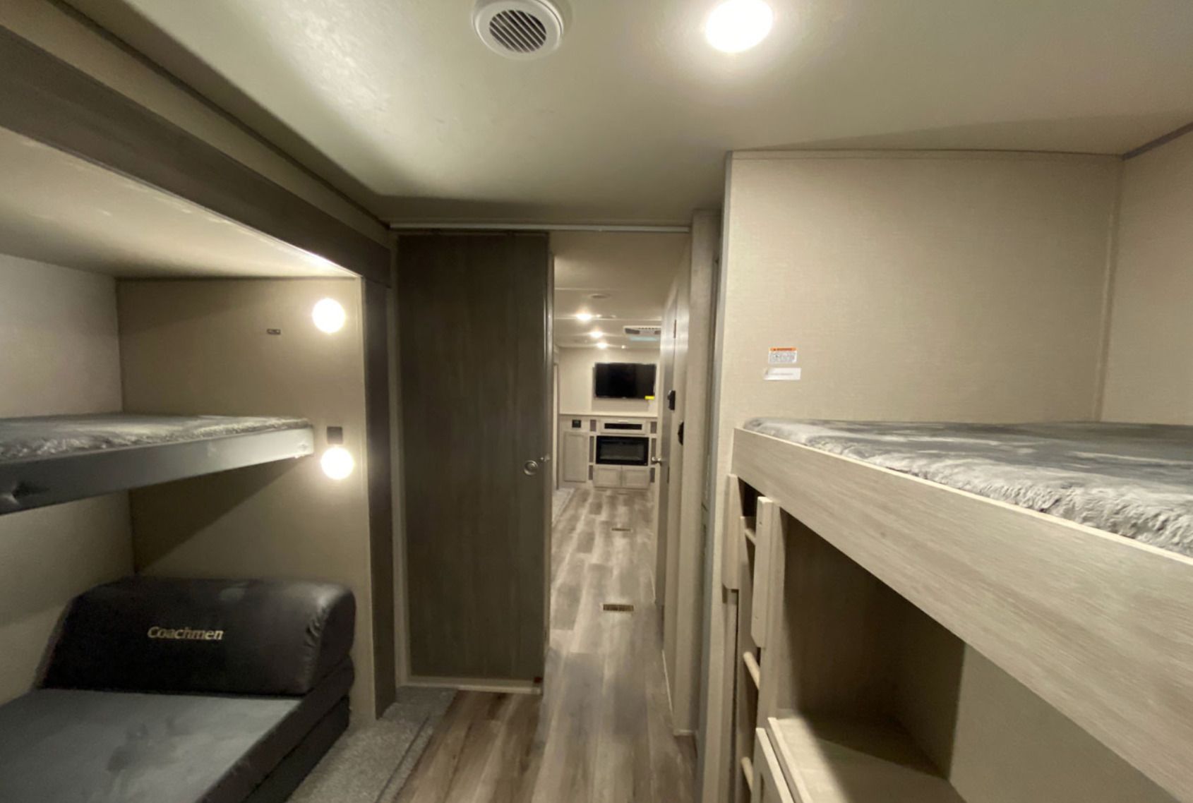 Photo 15 - 2022 Coachmen Travel Trailer rental photo 17
