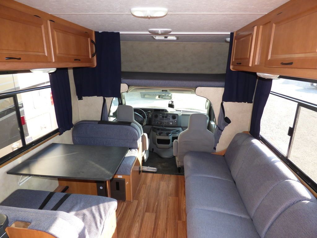 Photo 6 - 2013 Thor Motor Coach Class C Motorhome rental photo 8
