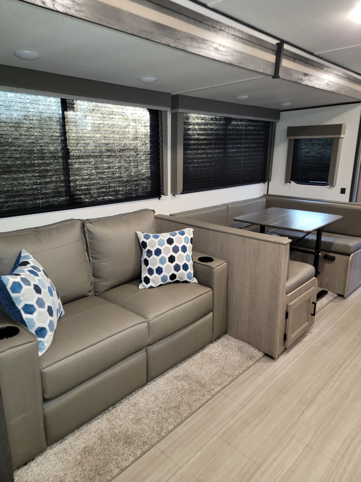 Photo 7 - 2021 Keystone Rv Travel Trailer rental photo 9
