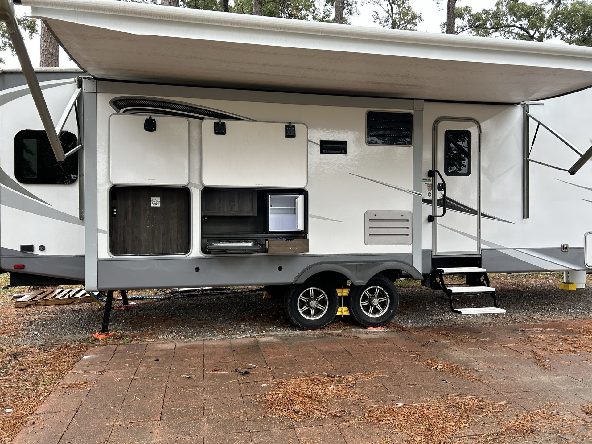 Photo 1 - 2019 Open Range Fifth Wheel rental photo 3