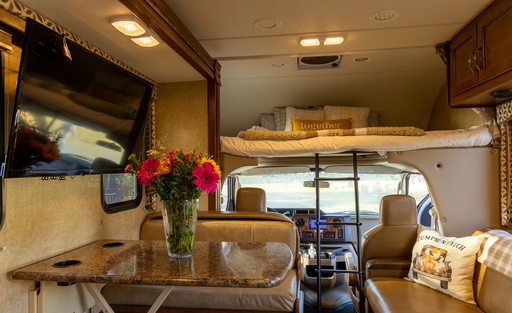 2016 Four Winds Ford Class C Motorhome for rent in Lebanon, OR
