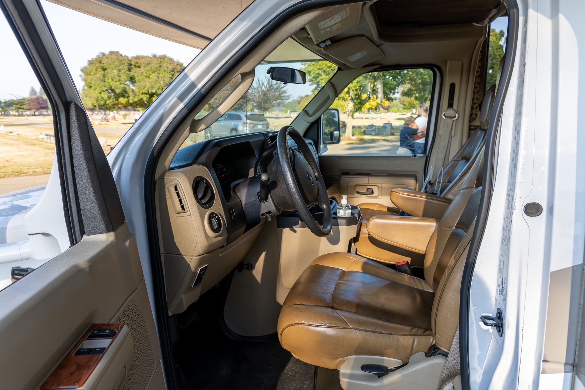 Photo 7 - 2016 Four Winds Class C Motorhome rental photo 12