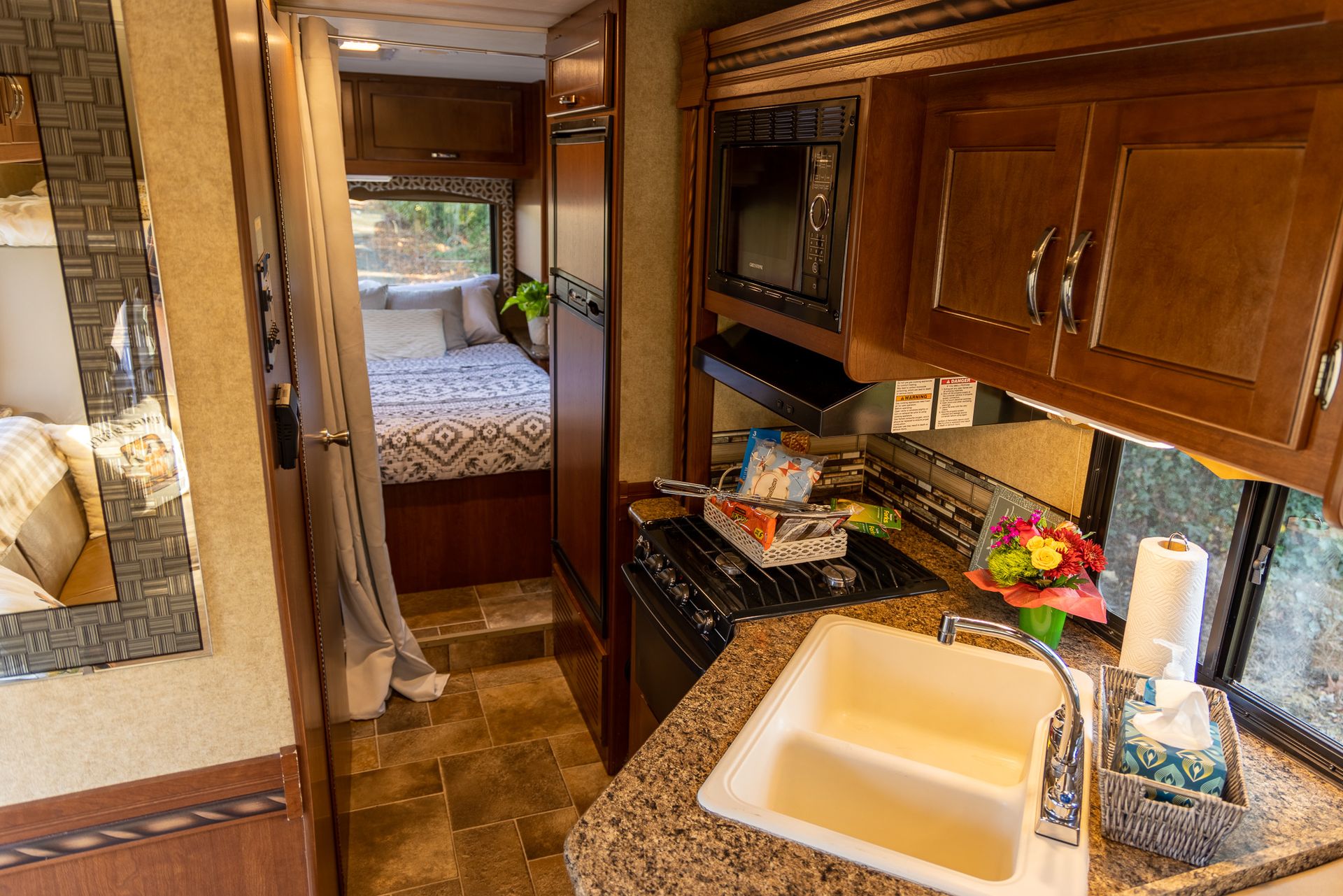 Photo 8 - 2016 Four Winds Class C Motorhome rental photo 19