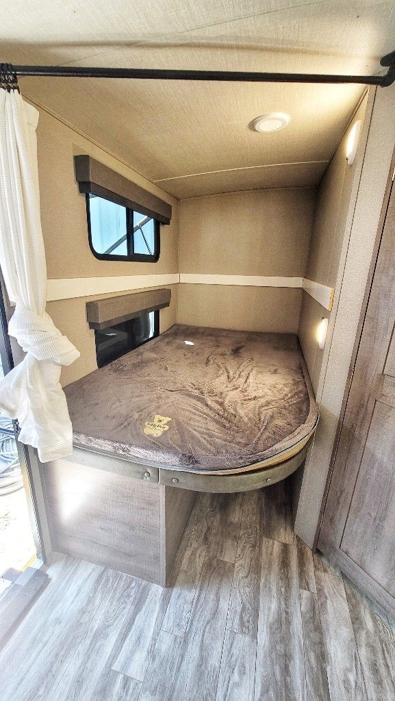 Photo 4 - 2019 Grand Design Travel Trailer rental photo 6