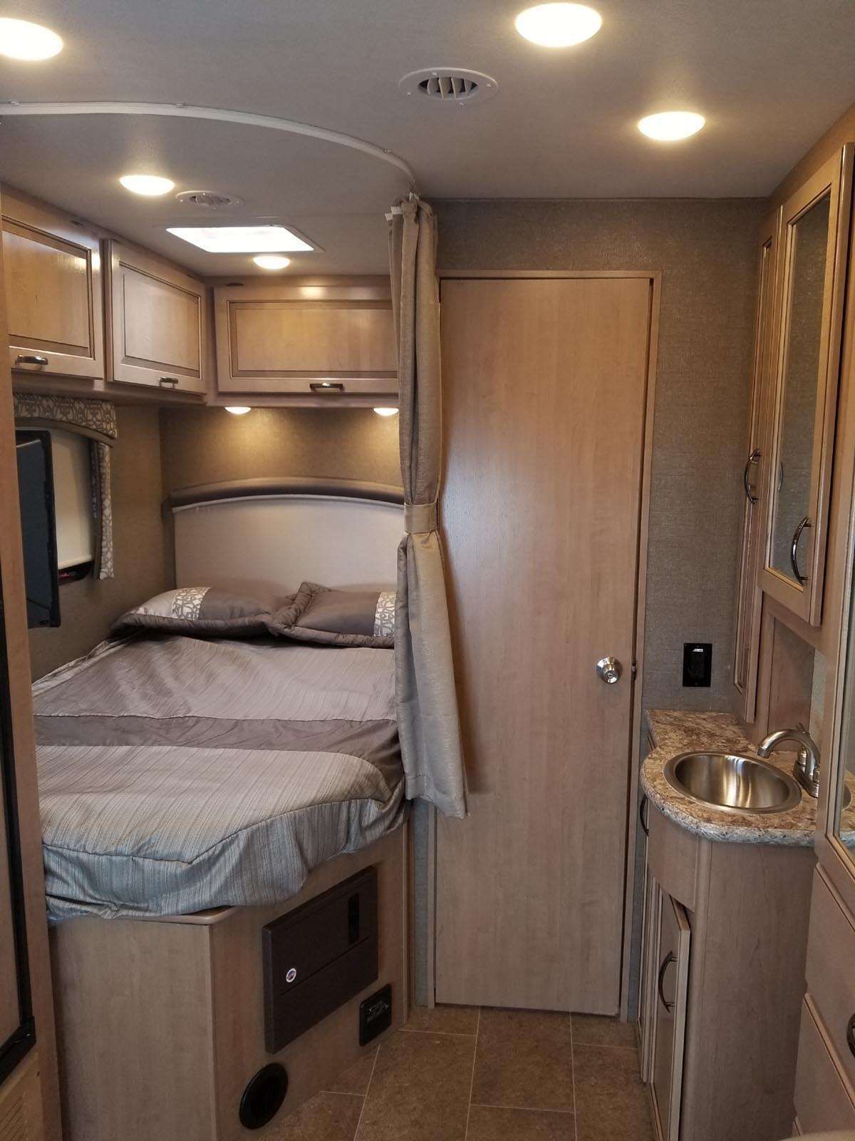 Photo 5 - 2018 Thor Motor Coach Class B Motorhome rental photo 7