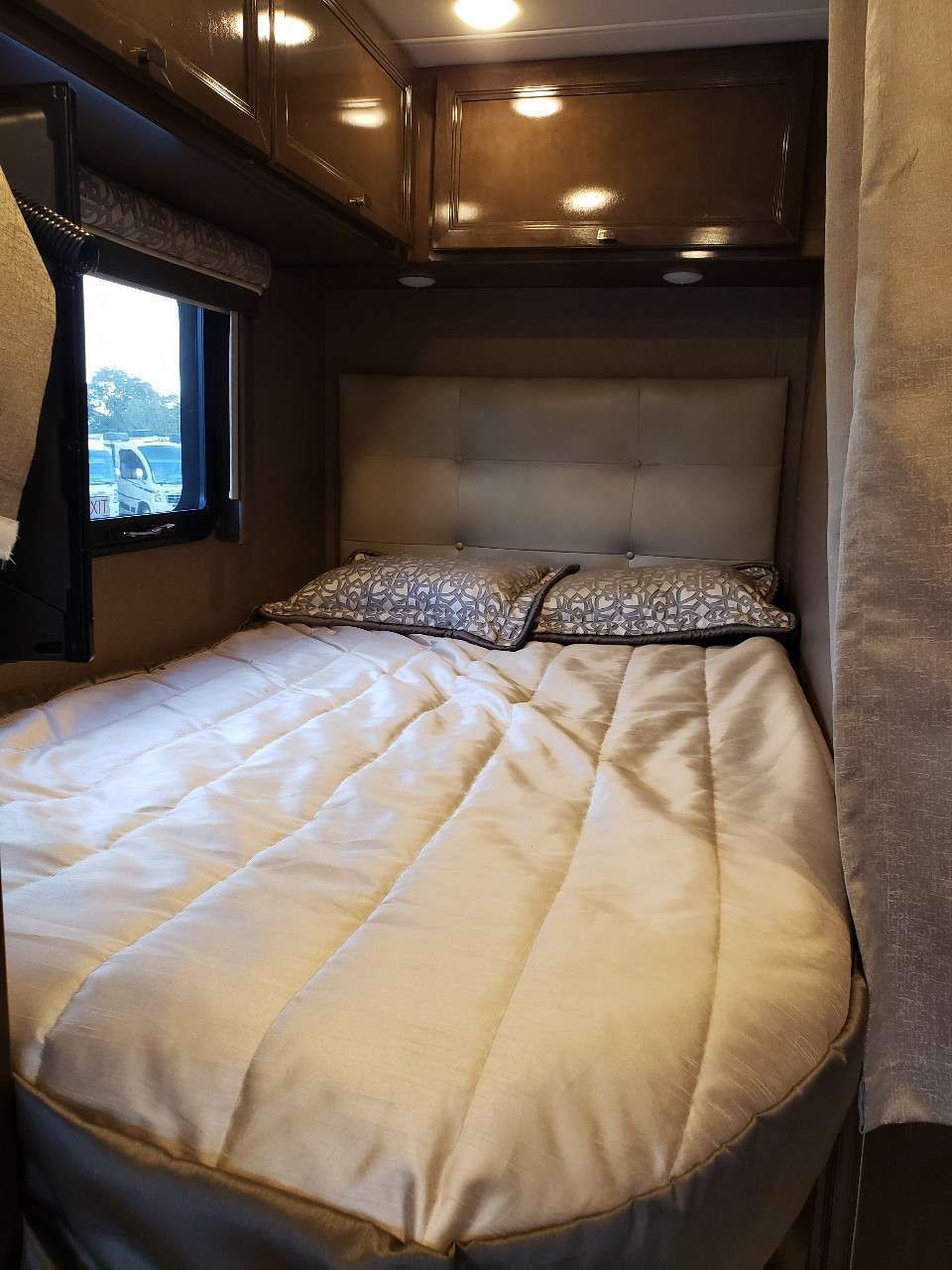 Photo 1 - 2019 Thor Motor Coach Class B Motorhome rental photo 3