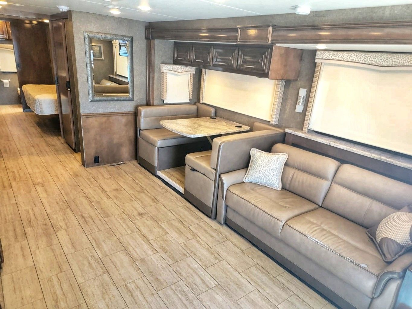 Photo 4 - 2019 Thor Motor Coach Class A Motorhome rental photo 6