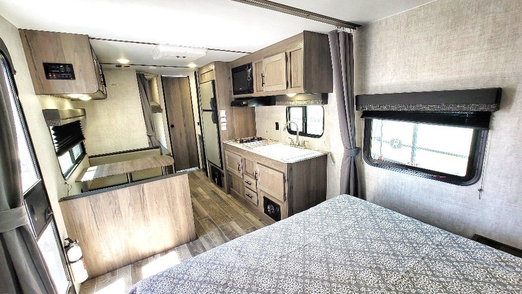 Photo 4 - 2022 Gulf Stream Travel Trailer rental photo 6
