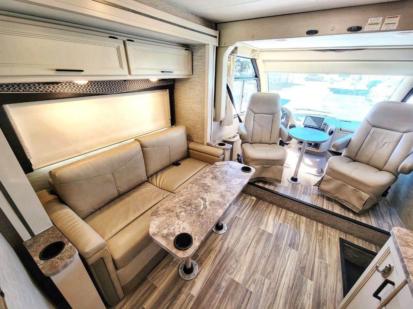 Photo 4 - 2022 Thor Motor Coach Class A Motorhome rental photo 6