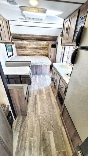 2022 Gulf Stream INNSBRUCK 199DD Travel Trailer for rent in San Antonio, TX