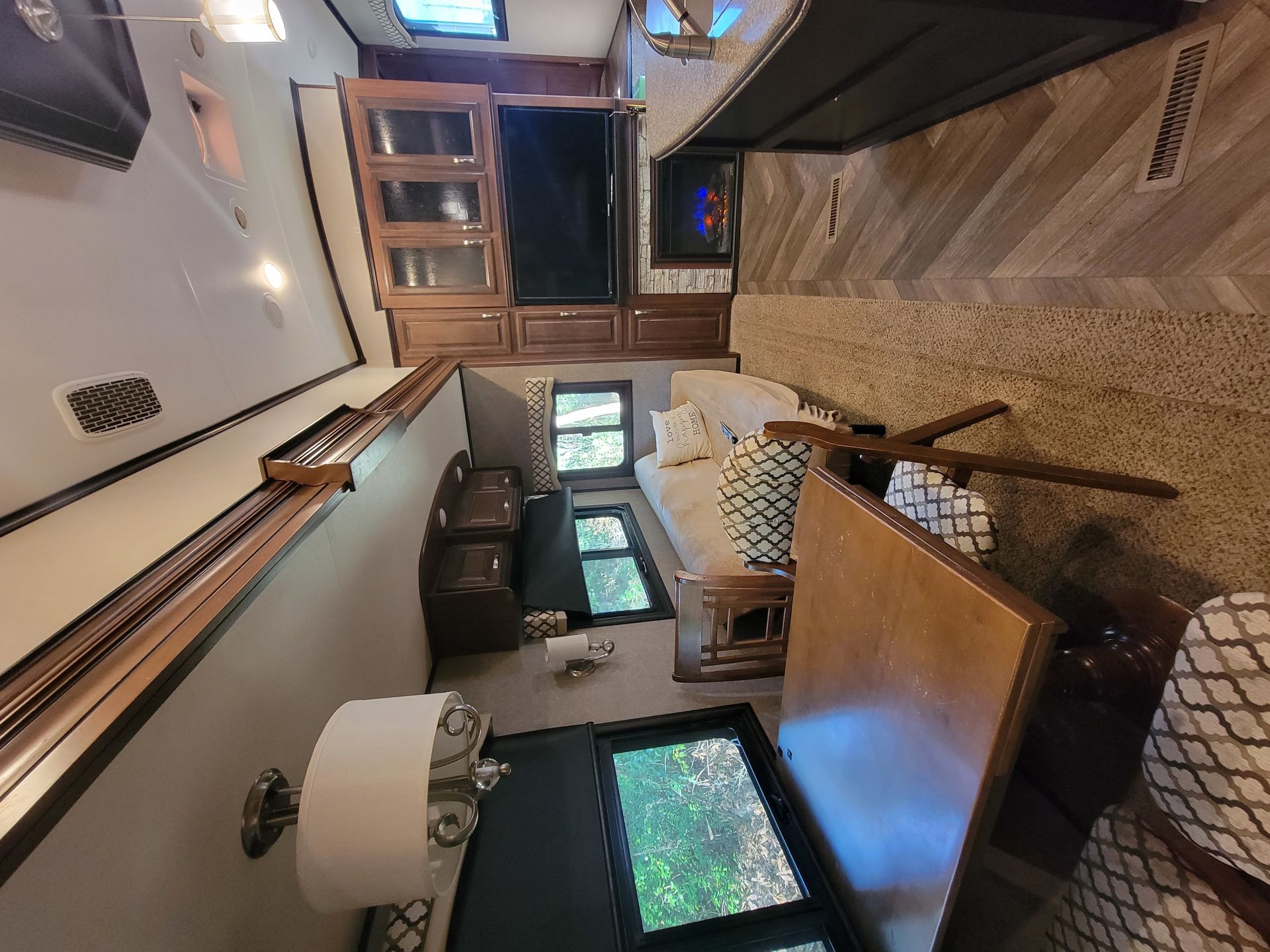 Photo 2 - 2017 Jayco Fifth Wheel rental photo 4