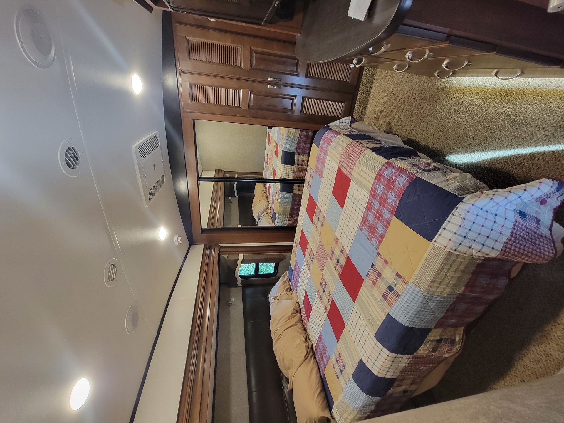 Photo 4 - 2017 Jayco Fifth Wheel rental photo 6