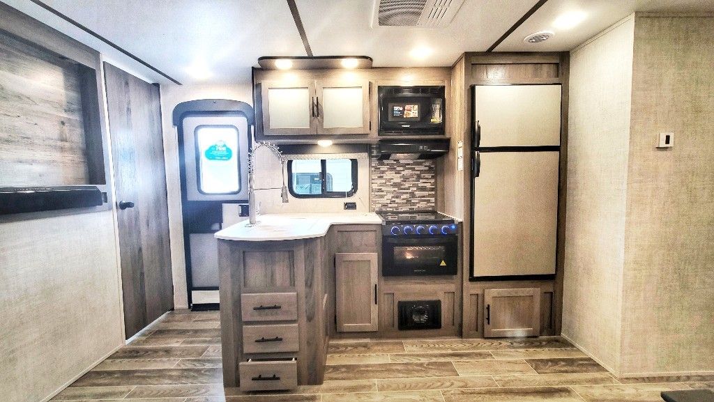 Photo 2 - 2022 Gulf Stream Travel Trailer rental photo 4