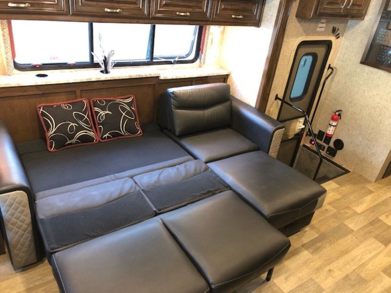 Photo 1 - 2019 Thor Motor Coach Class A Motorhome rental photo 9