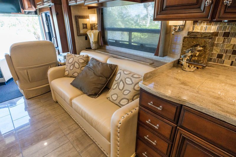 Photo 1 - 2015 Newmar Class A Motorhome rental photo 12