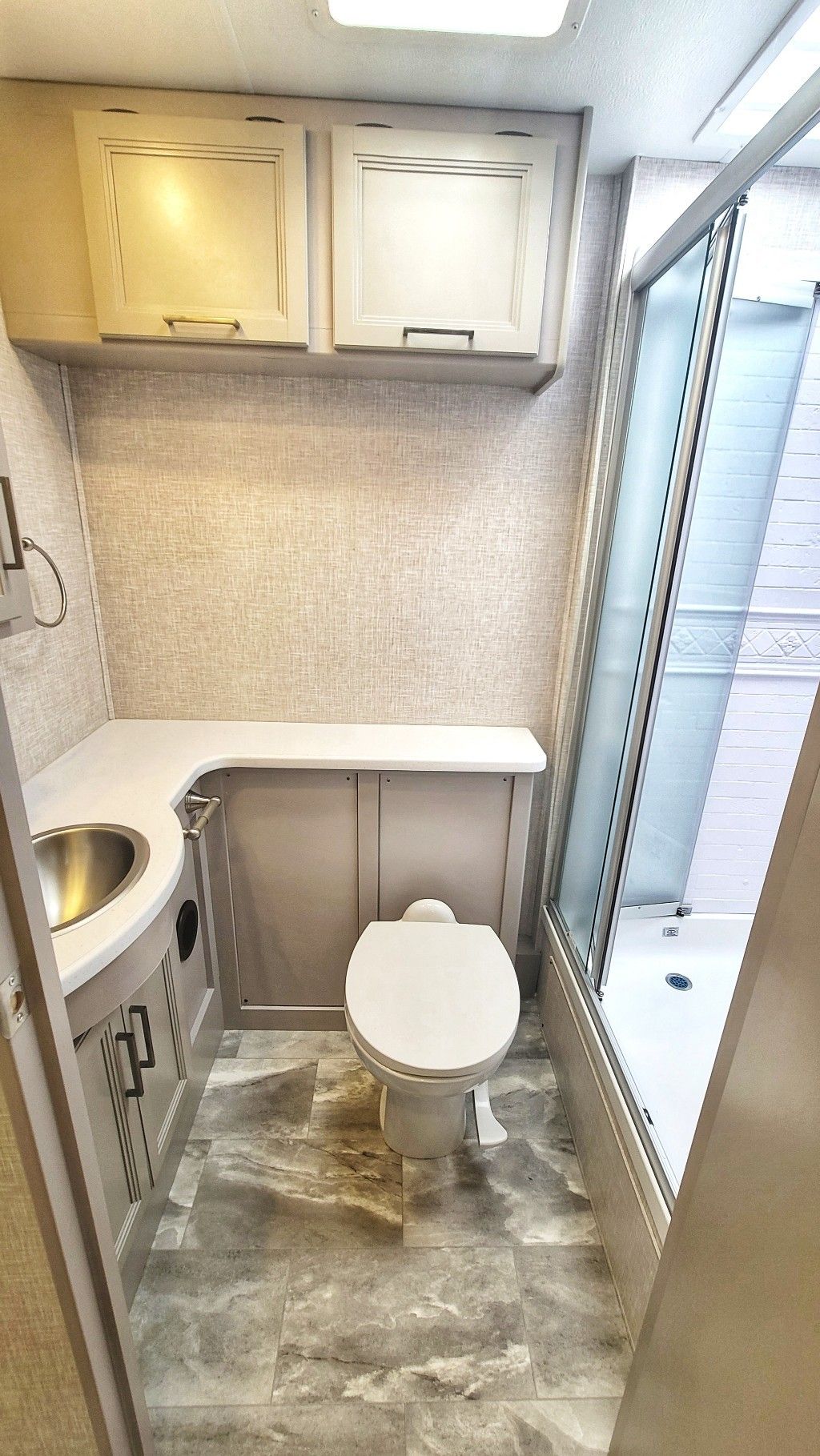 Photo 6 - 2023 Thor Motor Coach Class A Motorhome rental photo 8