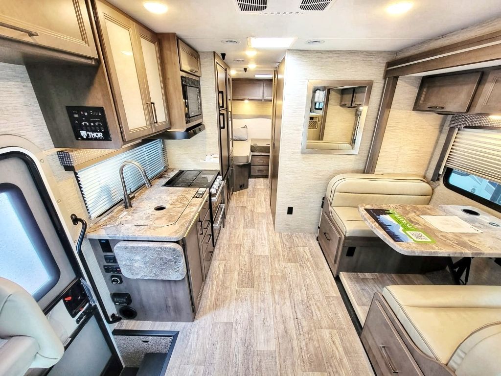 Photo 5 - 2023 Thor Motor Coach Class C Motorhome rental photo 7