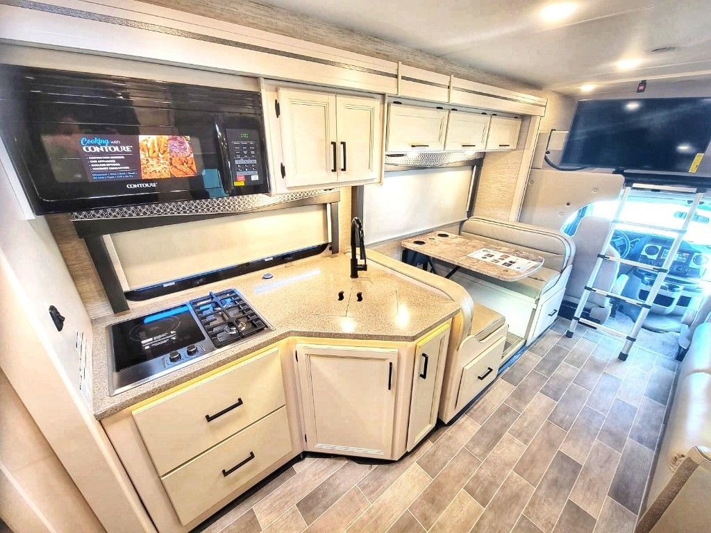 Photo 3 - 2019 Grand Design Class C Motorhome rental photo 5
